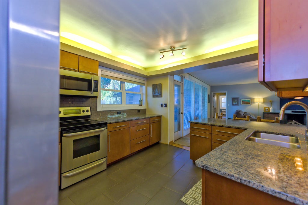 Photo of 1027 W 29th Ave, Spokane, WA 99203 (MLS # 202622149)