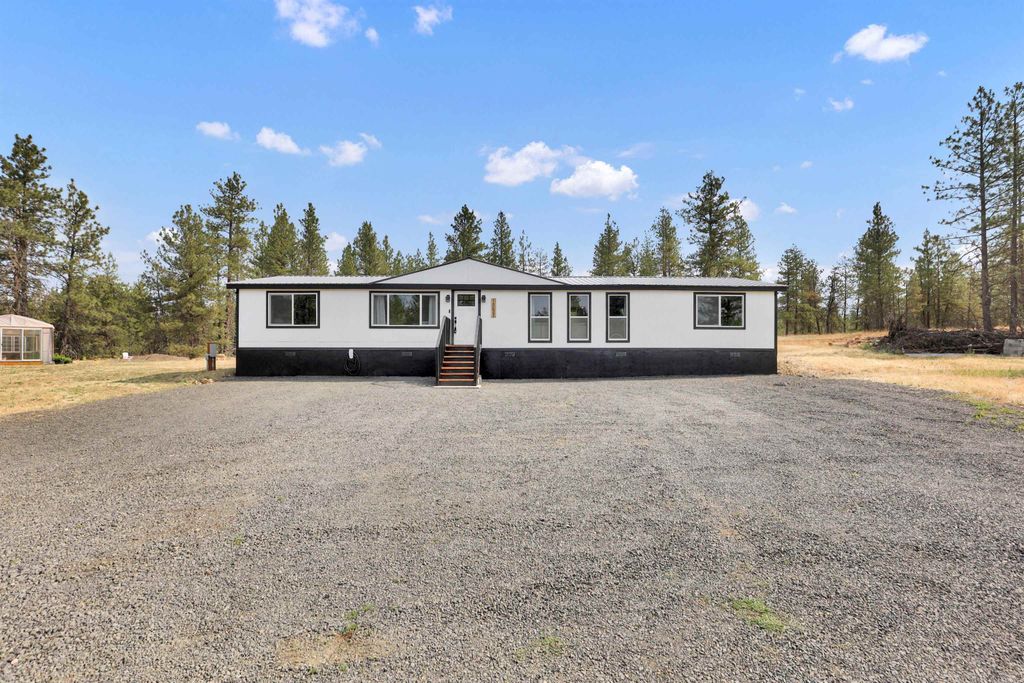 Photo of 16621 S Sherman Rd, Cheney, WA 99004 (MLS # 202525406)