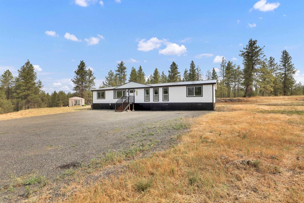 Photo of 16621 S Sherman Rd, Cheney, WA 99004 (MLS # 202525406)