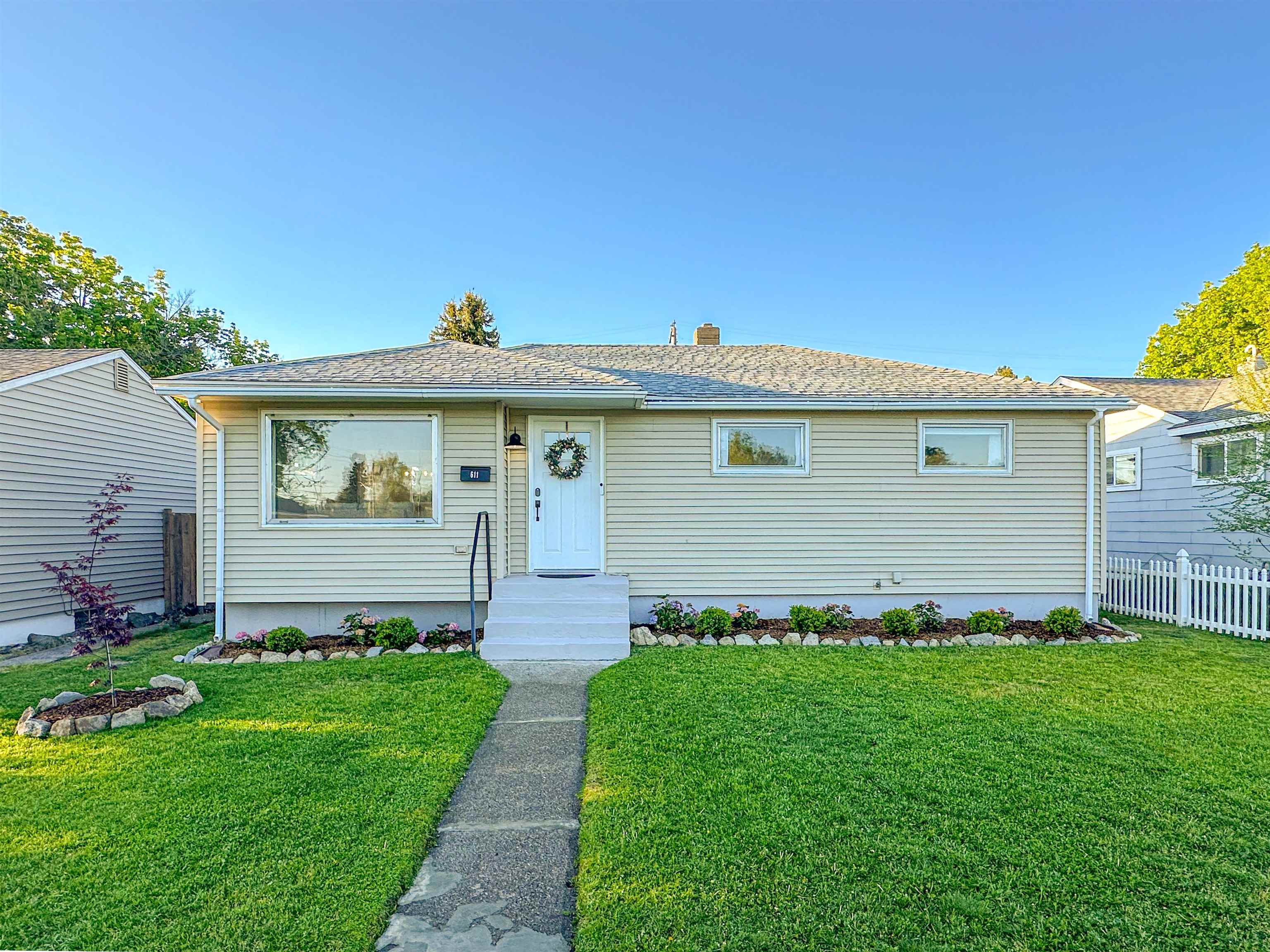 Photo 1 of 25 — 611 E Joseph Ave, Spokane, WA 99208