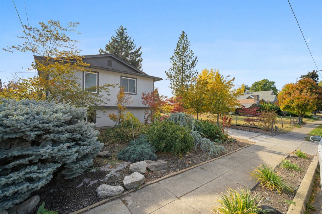 Photo of 3622 E 26th Ave, Spokane, WA 99223 (MLS # 202626080)
