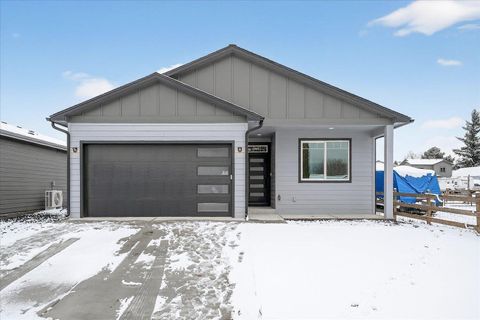 Photo of 18616 E Riverway Ave, Spokane Valley, WA 99016 (MLS # 202527473)