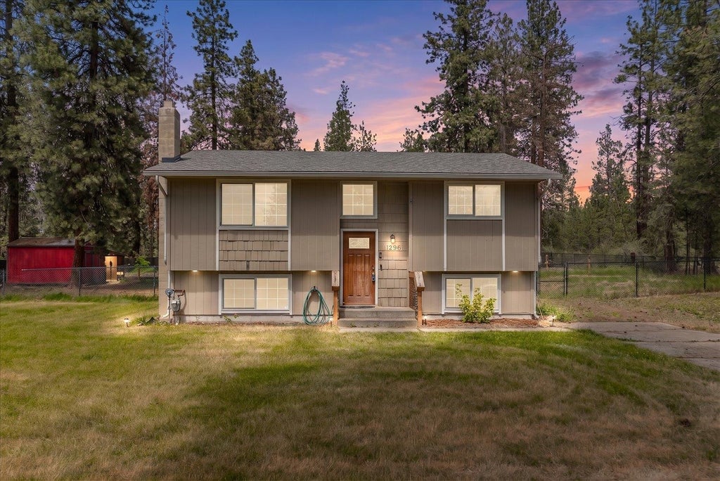 Photo of 11296 W Sagewood Rd, Nine Mile Falls, WA 99026 (MLS # 202623455)