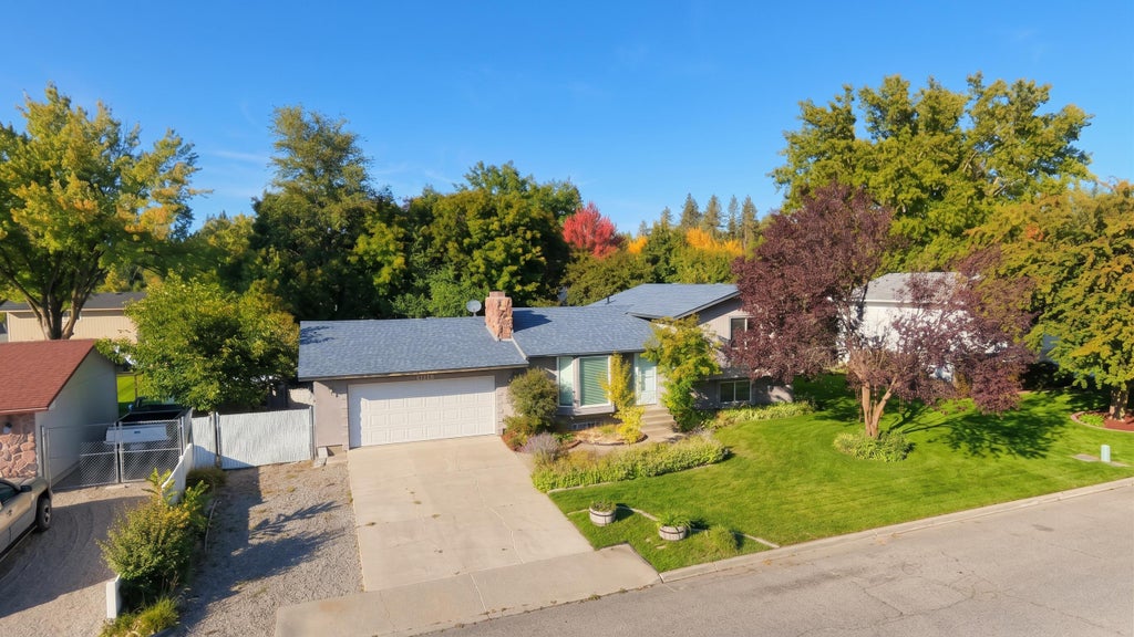 Photo of 12415 27TH Ave, Spokane Valley, WA 99216 (MLS # 202625856)