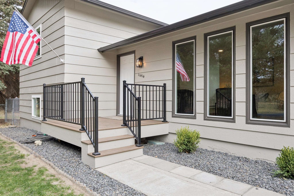 Photo of 11414 N Parksmith Dr, Mead, WA 99021 (MLS # 202625766)