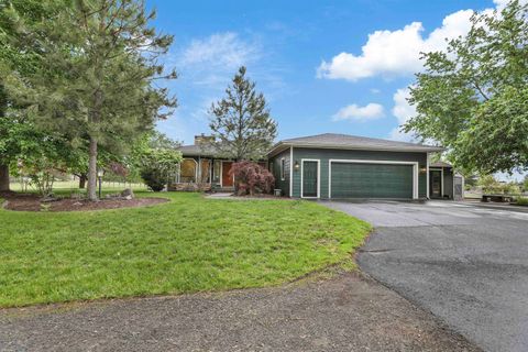 Single Family Residence in Spokane WA 1225 Crestview Rd.jpg