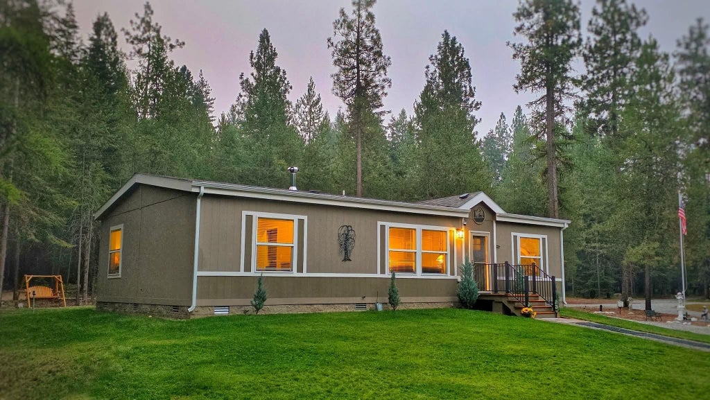 Photo of 511 Lenora Dr, Usk, WA 99180 (MLS # 202625801)