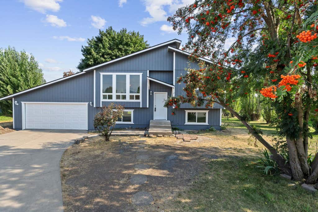 Photo of 20710 E Gilbert Rd, Otis Orchards, WA 99027 (MLS # 202622826)