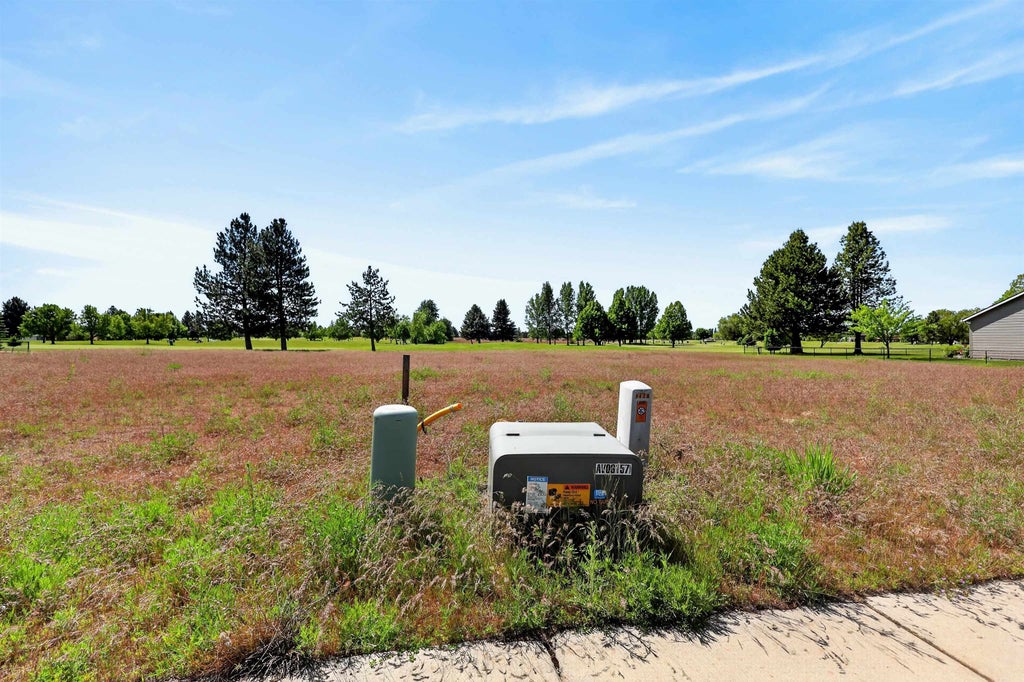 Photo of 1430 E 12TH St, Deer Park, WA 99006 (MLS # 202617852)