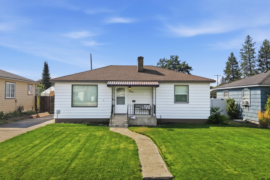 Photo of 3823 W Princeton Ave, Spokane, WA 99205 (MLS # 202626005)