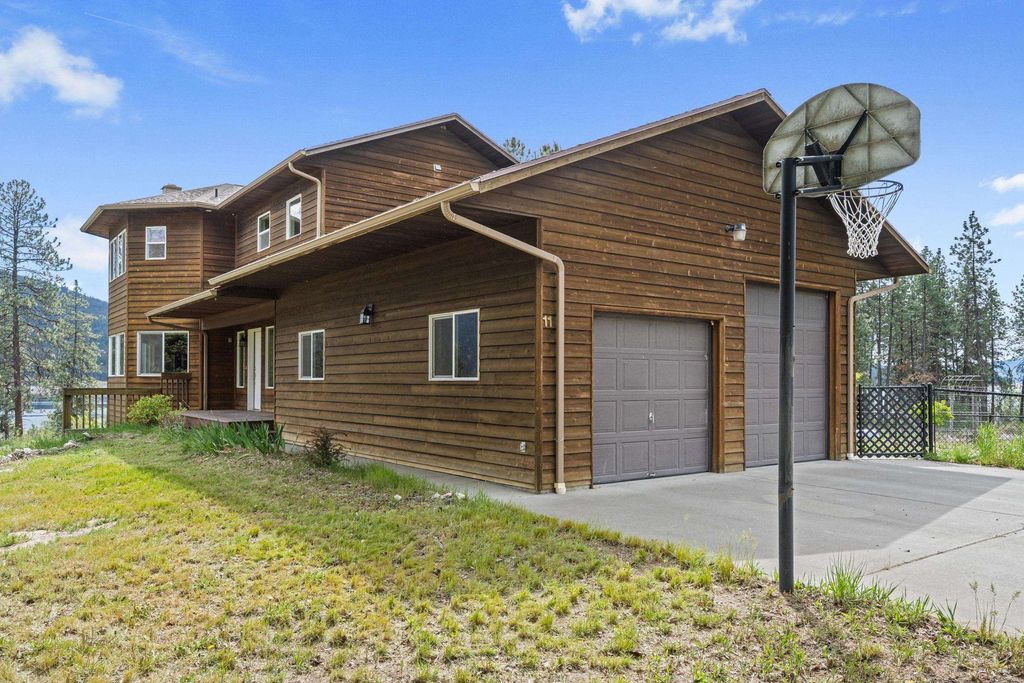 Photo of 11 Echo Cove Rd, Kettle Falls, WA 99141 (MLS # 202616386)