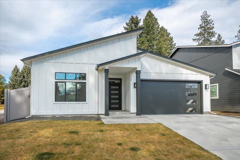 Photo of 3137 E 36 Ave, Spokane, WA 99223 (MLS # 202613109)