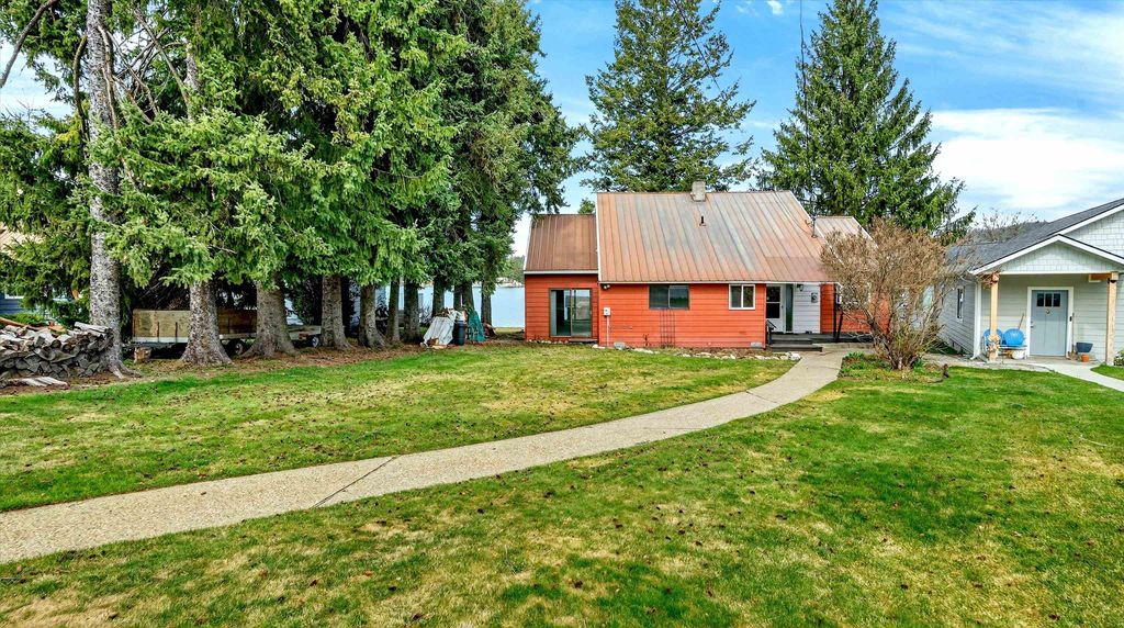 Photo of 161 Elu Beach Rd, Newport, WA 99156 (MLS # 202616273)