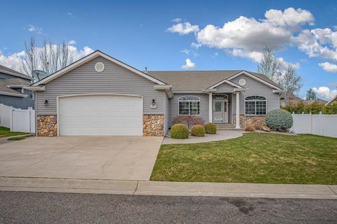Photo of 16513 E 9th Ln, Spokane Valley, WA 90037 (MLS # 202614086)