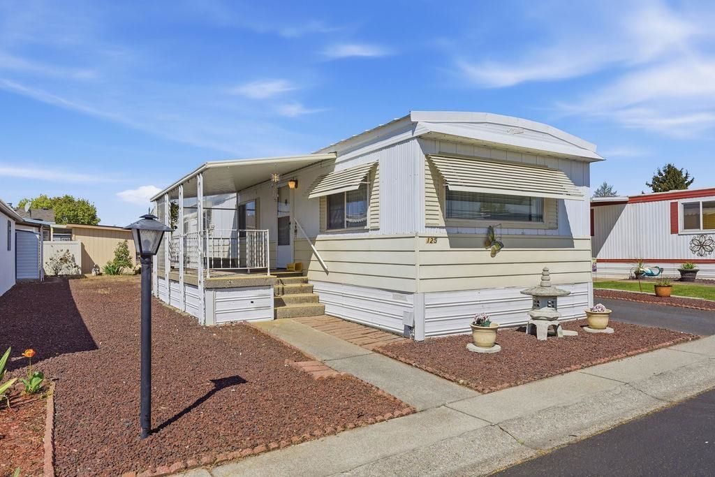Photo of 1211 E Lyons Ave, Spokane, WA 99207 (MLS # 202616216)