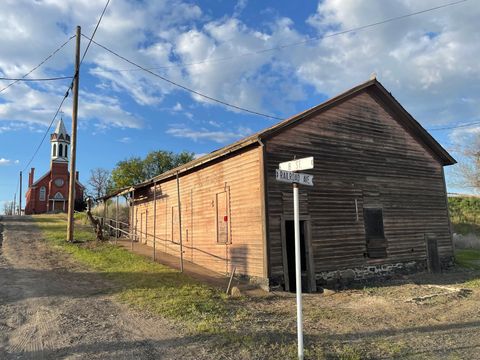 Photo of 103 N B St, Sprague, WA 99032 (MLS # 202613339)