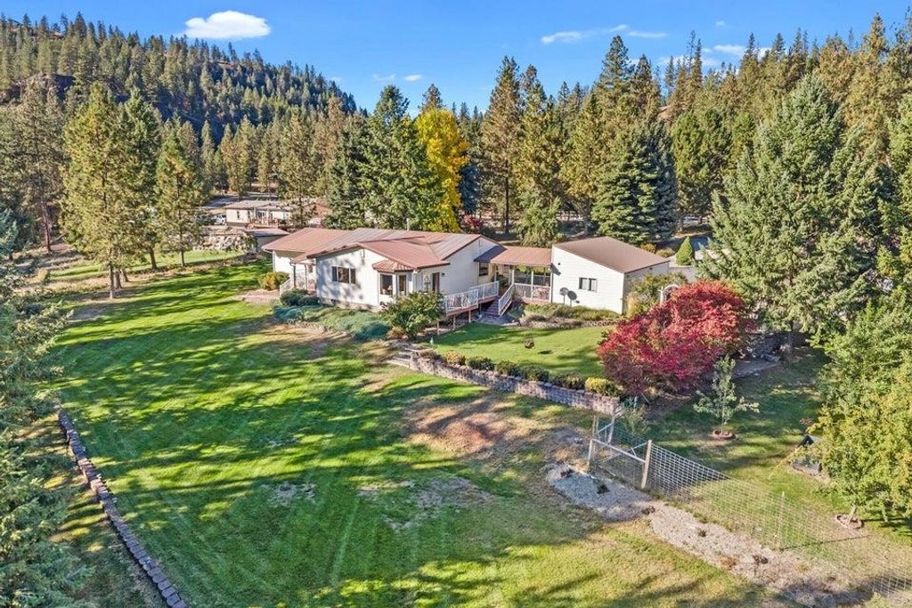 Photo of 2419Q Sand Canyon Rd, Chewelah, WA 99109 (MLS # 202525491)
