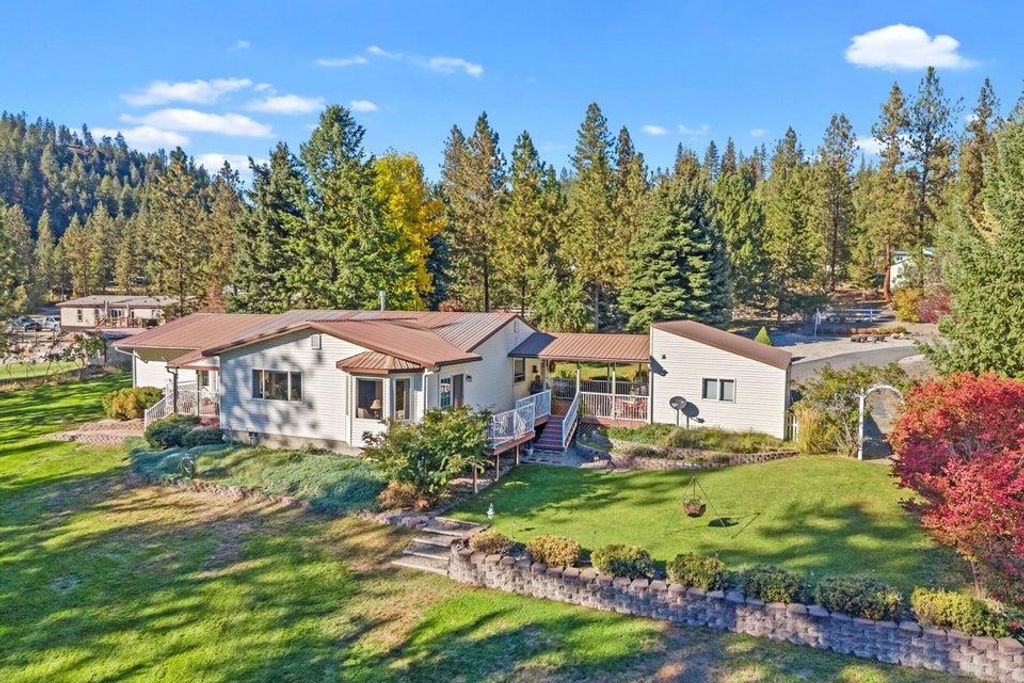 Photo of 2419Q Sand Canyon Rd, Chewelah, WA 99109 (MLS # 202525491)