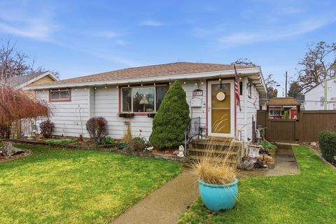 Photo of 2817 N Lee St, Spokane, WA 99207 (MLS # 202613412)