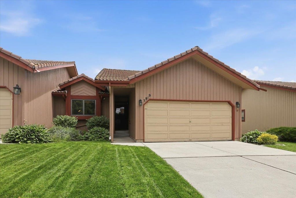 Photo of 3819 S Alder Dr, Spokane, WA 99223 (MLS # 202619109)