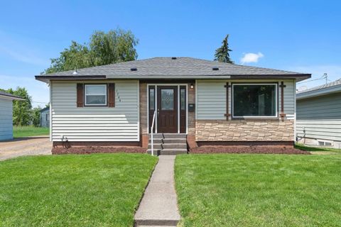 Photo of 1743 N Altamont St, Spokane, WA 99207 (MLS # 202619419)