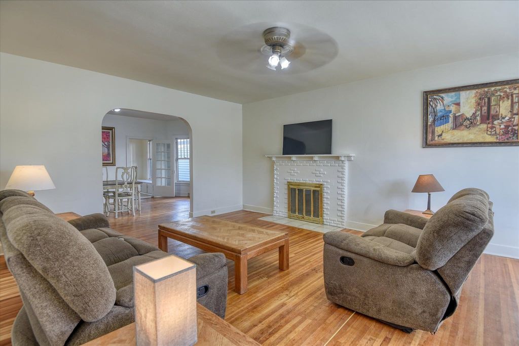 Photo of 2612 W Gardner Ave, Spokane, WA 99201 (MLS # 202615724)