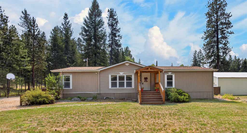 Photo of 3420 E Bailey Rd, Deer Park, WA 99006 (MLS # 202623016)