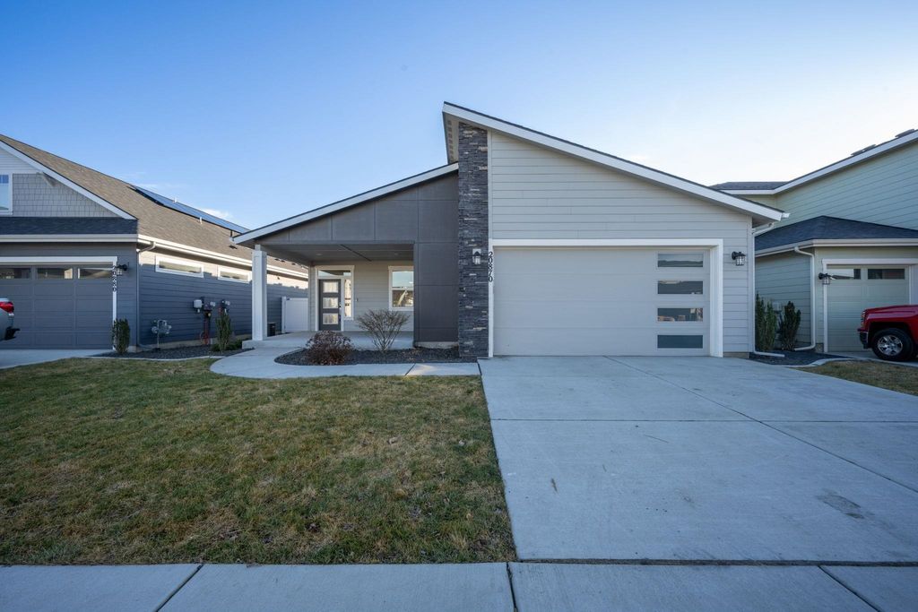 Photo of 20870 E Deschutes Ave, Liberty Lake, WA 99019 (MLS # 202611915)