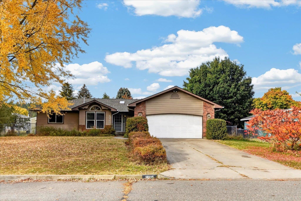 Photo of 16115 E LONGFELLOW Ave, Spokane Valley, WA 99216 (MLS # 202626068)