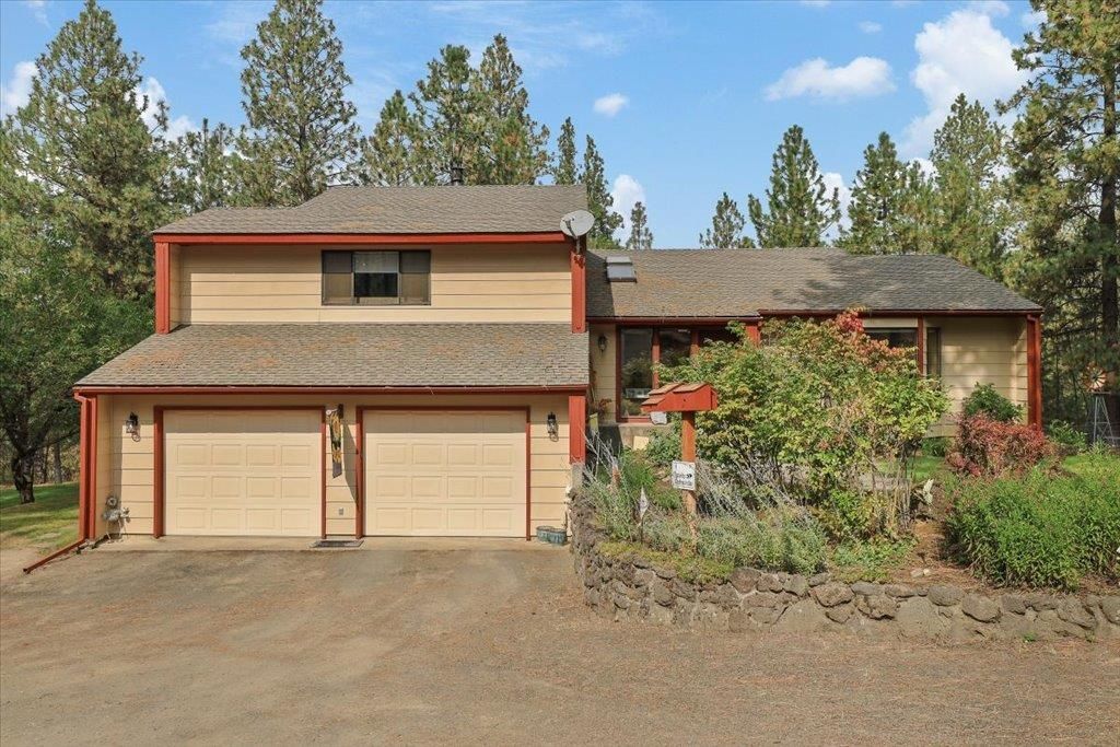 Photo of 9105 S Sherman Rd, Spokane, WA 99224 (MLS # 202616451)