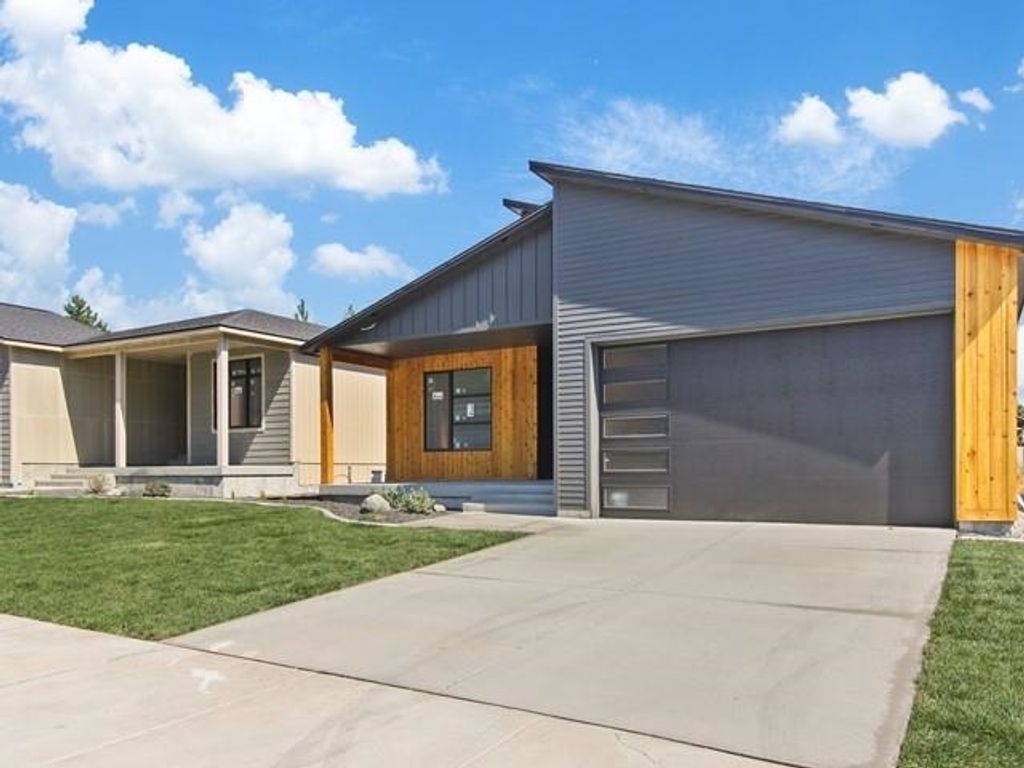 Photo of 3335 S Morrill Ln, Spokane, WA 99223 (MLS # 202525441)