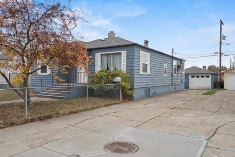 Photo of 204 E Princeton Ave, Spokane, WA 99207 (MLS # 202526656)