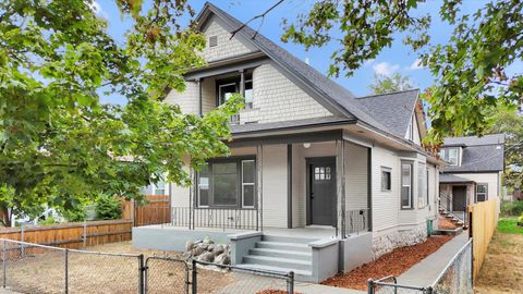 Photo of 2016 W Gardner Ave, Spokane, WA 99201 (MLS # 202526660)