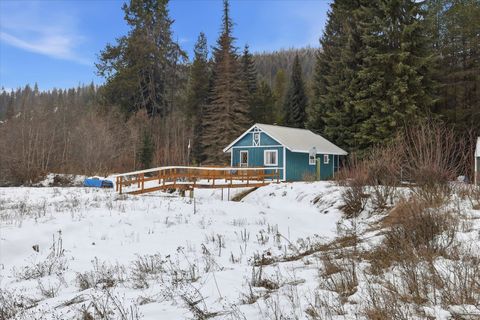 Photo of 331 Franco Ln, Cusick, WA 99119 (MLS # 202611194)