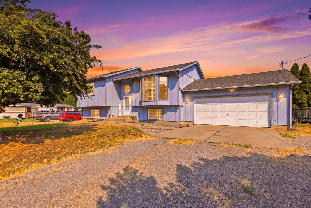 Photo of 17703 E 6th Ave, Spokane Valley, WA 99016 (MLS # 202622417)