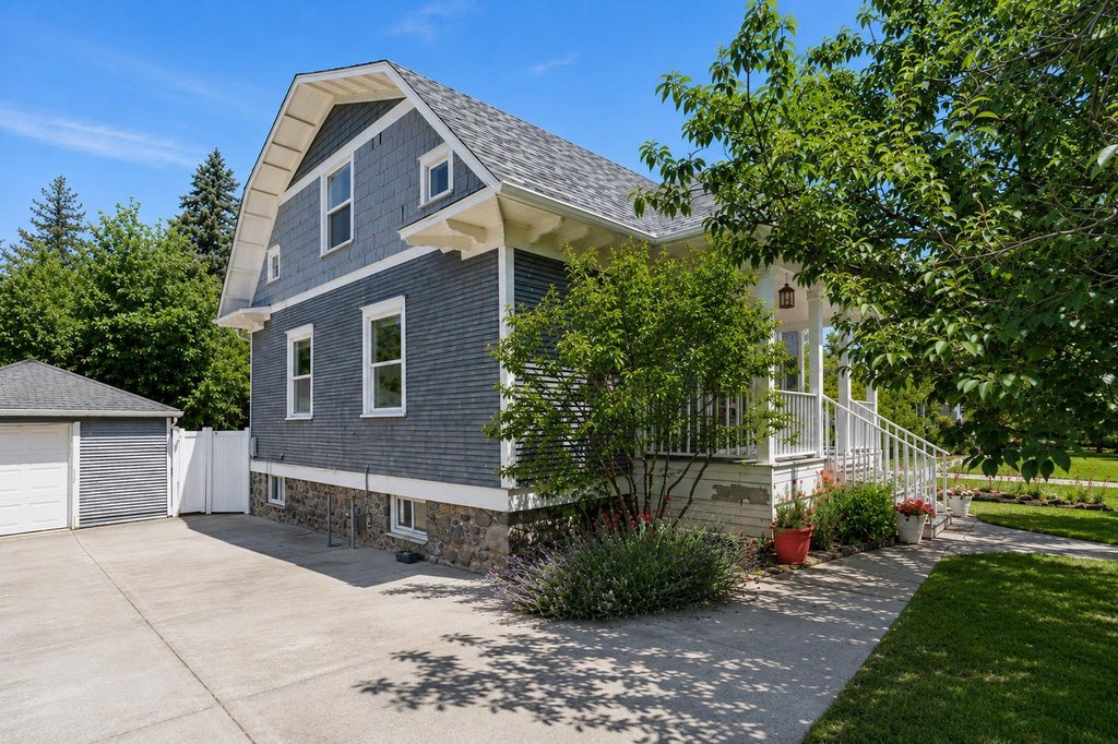 Photo of 18 W 31st Ave, Spokane, WA 99203 (MLS # 202623619)