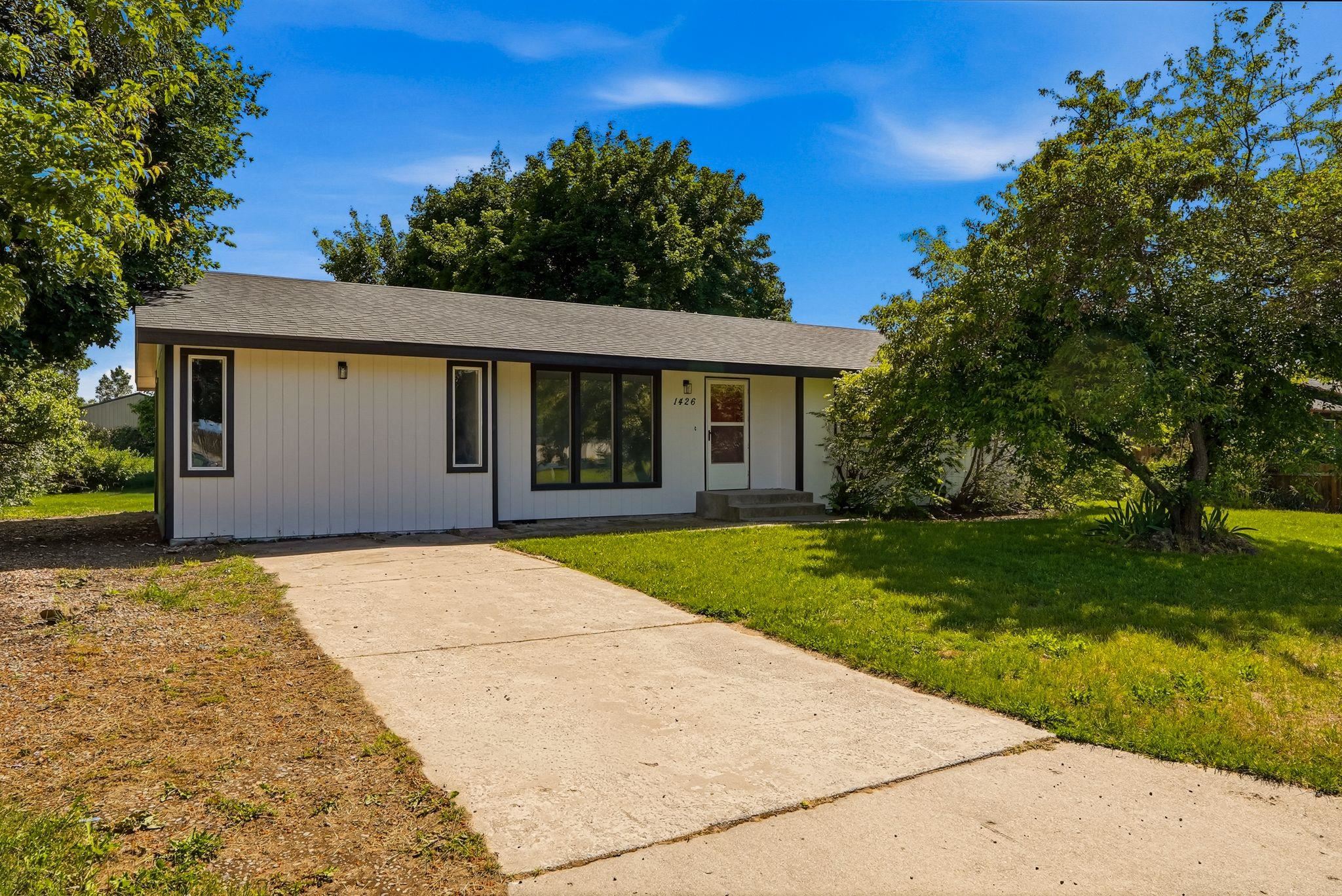 Photo 1 of 33 — 1426 E 4th St, Deer Park, WA 99004