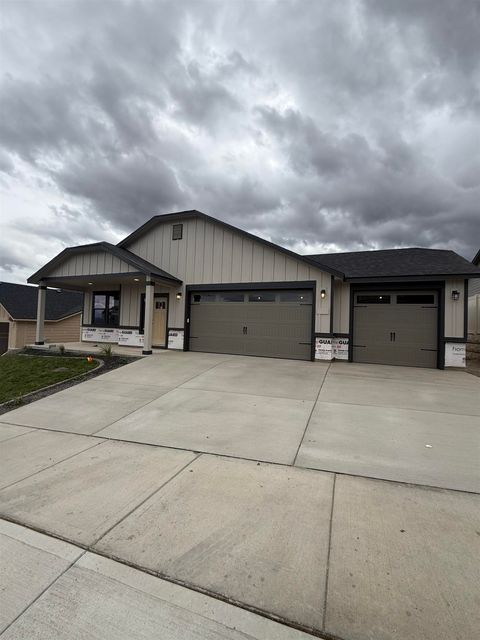 Photo of 18134 E Barclay Ct, Spokane Valley, WA 99016 (MLS # 202527743)