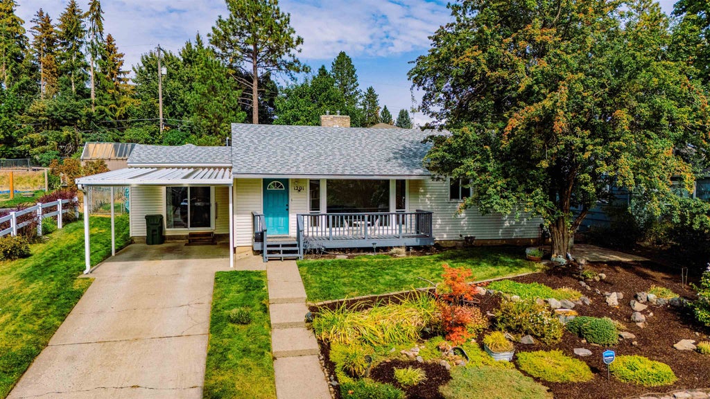 Photo of 1201 E 36th Ave, Spokane, WA 99203 (MLS # 202624385)