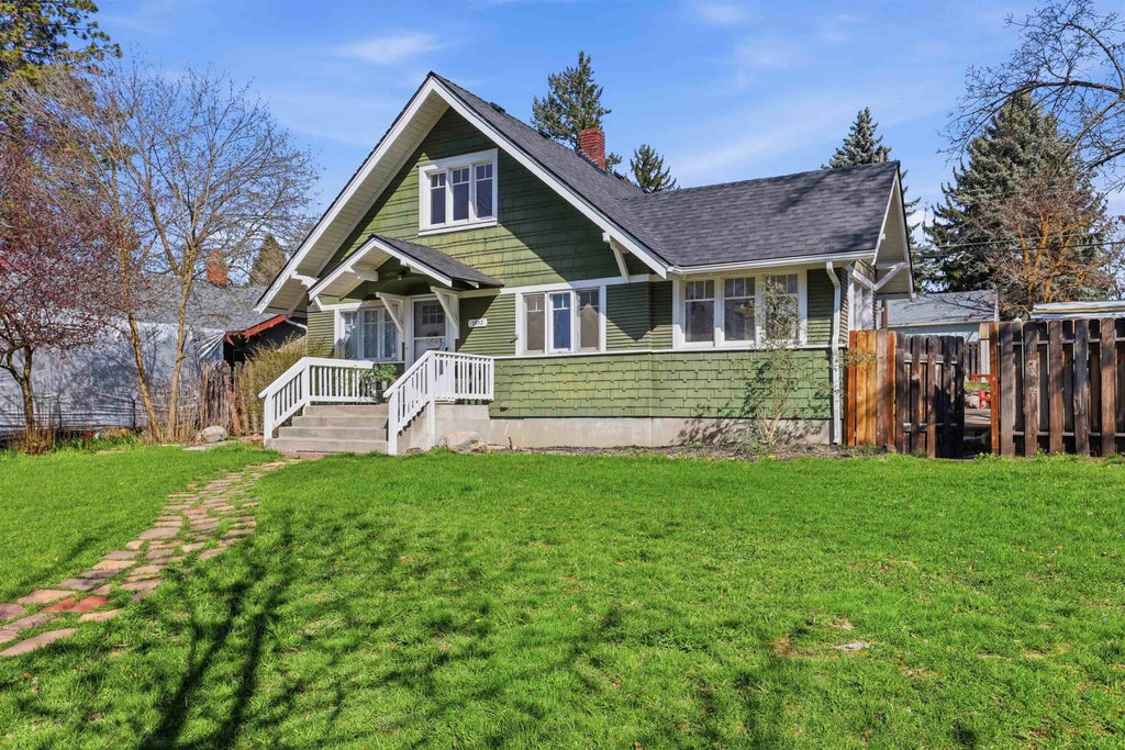 Photo of 3402 W Kiernan Ave, Spokane, WA 99205 (MLS # 202619836)