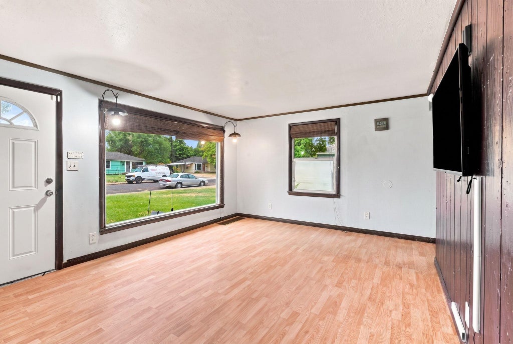 Photo of 5619 N Elm St, Spokane, WA 99205 (MLS # 202623621)
