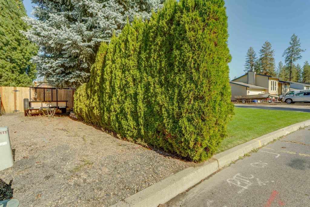 Photo of 309 E 11th Ave, Deer Park, WA 99006 (MLS # 202525522)