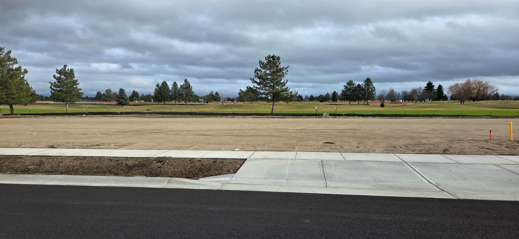 Photo of 1436 N High Desert Dr, Deer Park, WA 99006 (MLS # 202527817)