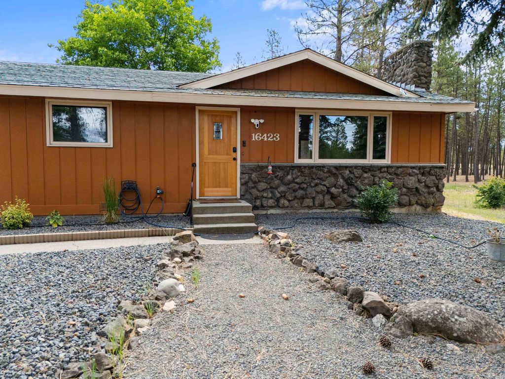 Photo of 16423 S Maple Rd, Spokane, WA 99224 (MLS # 202619762)