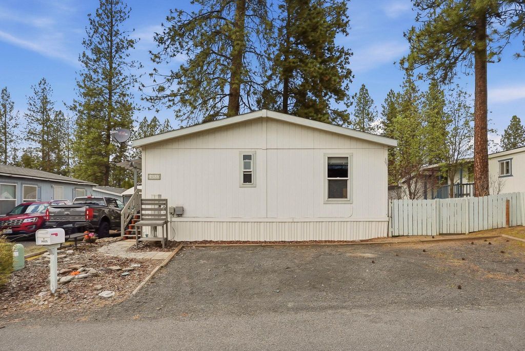 Photo of 14835 N Dixie Ln, Mead, WA 99021 (MLS # 202615704)