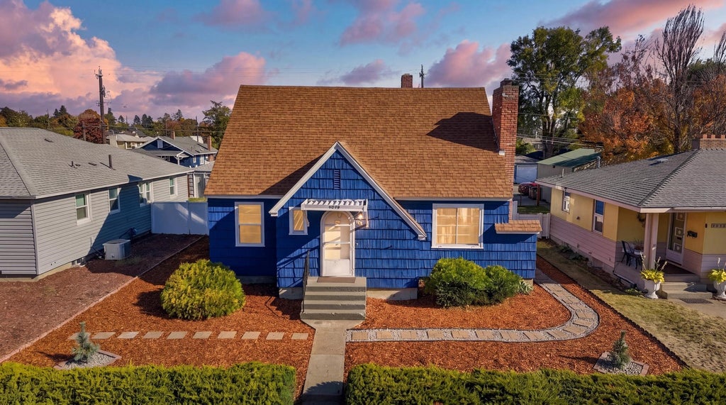 Photo of 4018 N Ash St, Spokane, WA 99205 (MLS # 202625896)