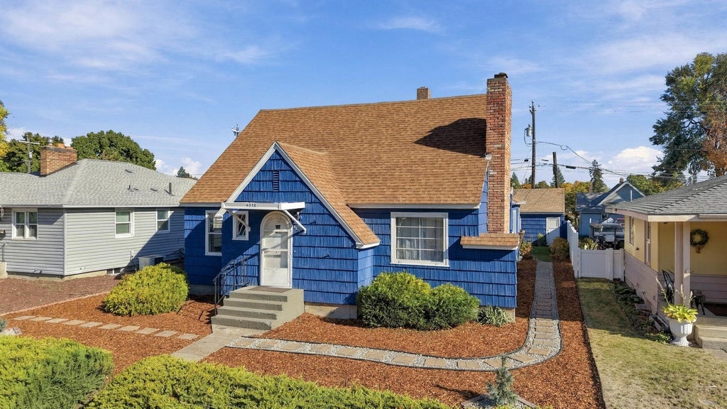 Photo of 4018 N Ash St, Spokane, WA 99205 (MLS # 202625896)