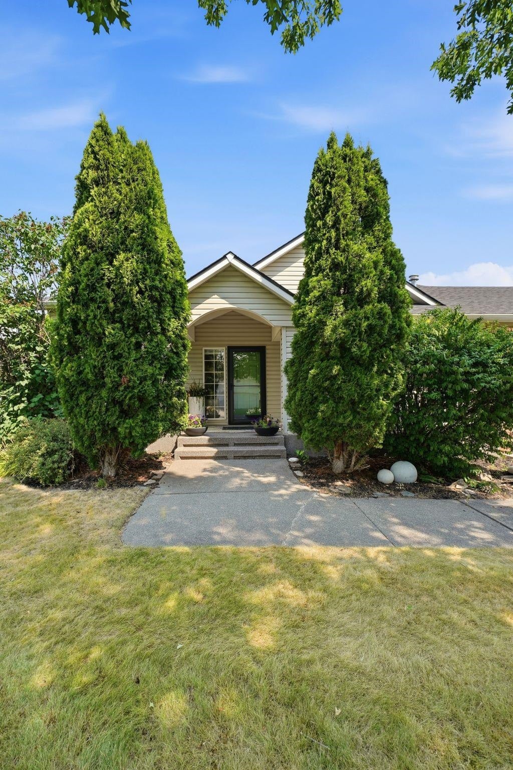 Photo of 826 N Malvern Rd, Liberty Lake, WA 99019 (MLS # 202622266)