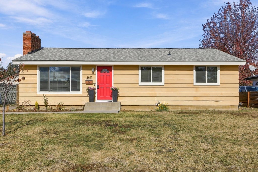 Photo of 2811 E 39th Ave, Spokane, WA 99223 (MLS # 202625745)