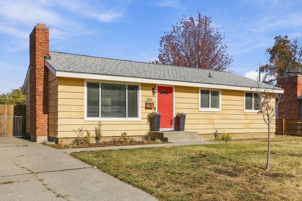 Photo of 2811 E 39th Ave, Spokane, WA 99223 (MLS # 202625745)